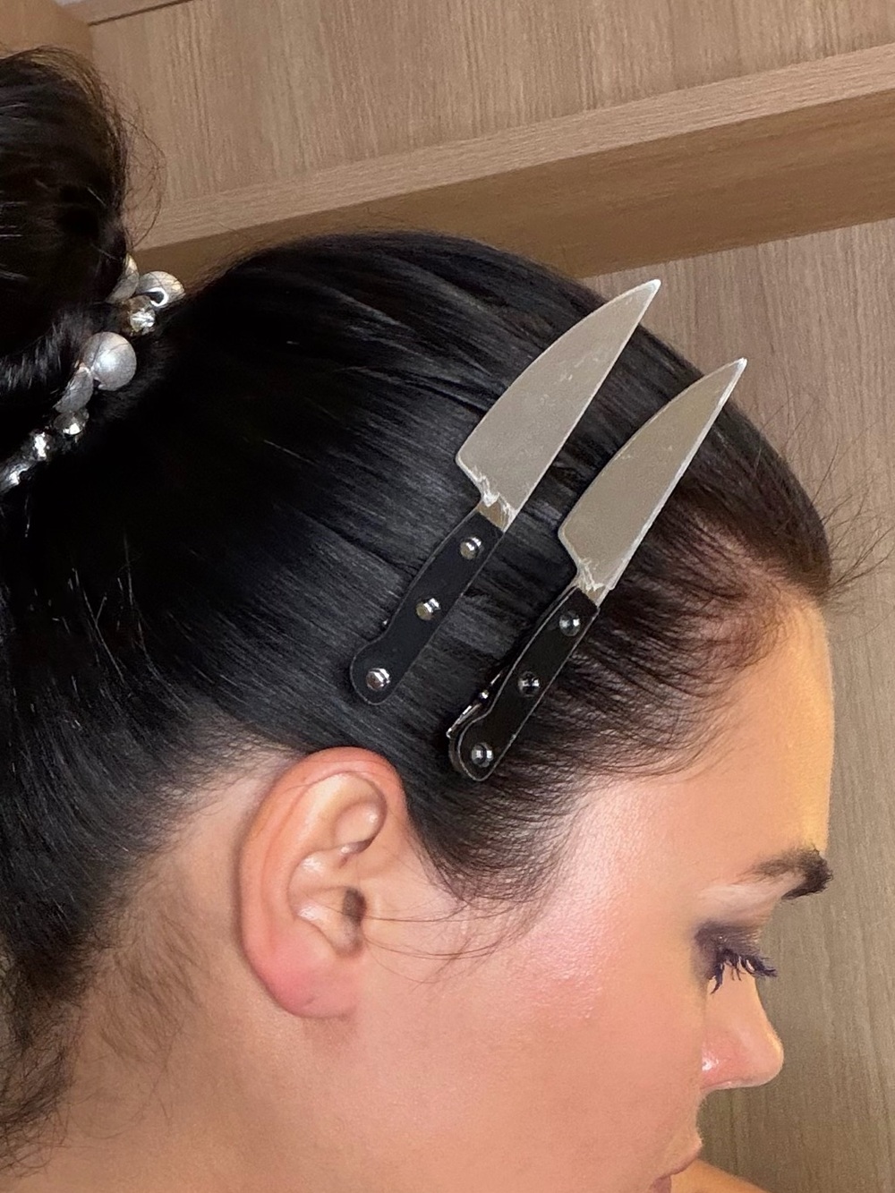 Knife-Shaped Hair Clip Set – Black Metallic Accent